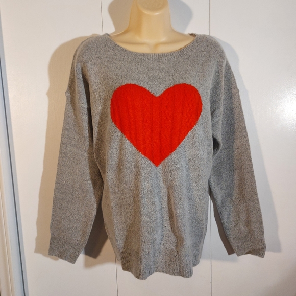 Rickis long sleeve red heart sweater. - Picture 2 of 7
